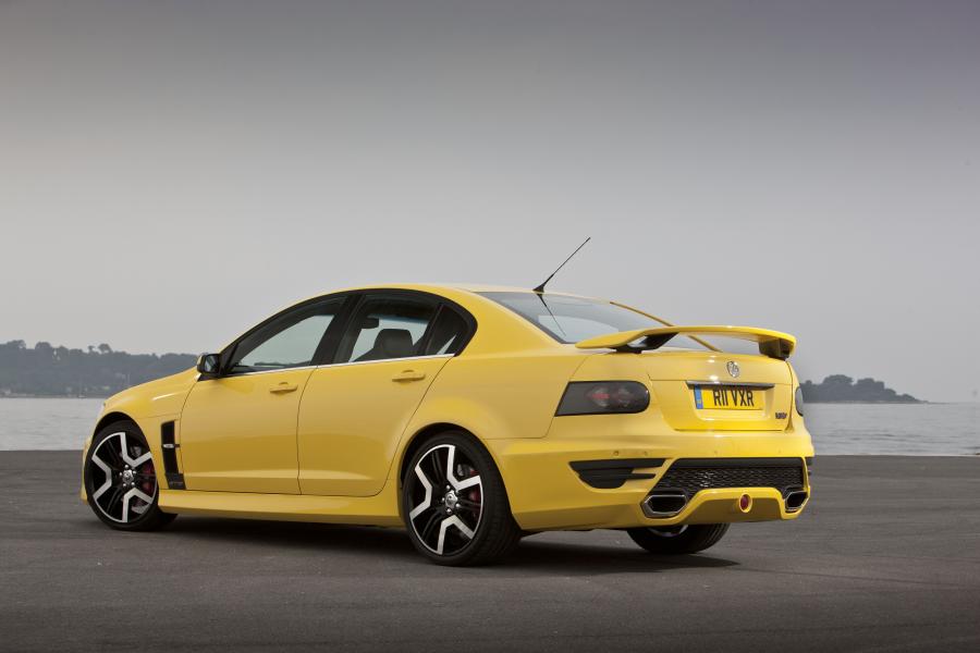  Vauxhall VXR8 2011 года  (фото 11 из 80)